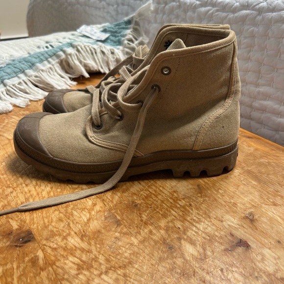 Palladium Tan and Brown Boots Rugged High-Top Design - Picture 3 of 6